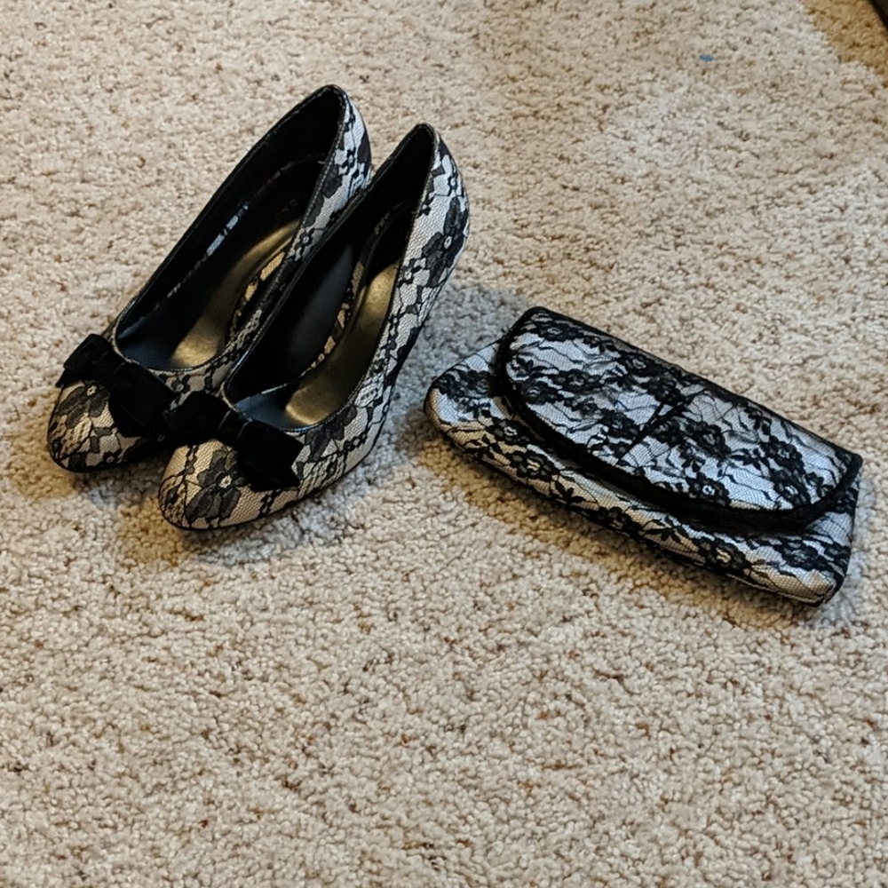 Black & gold/tan lace heels & clutch